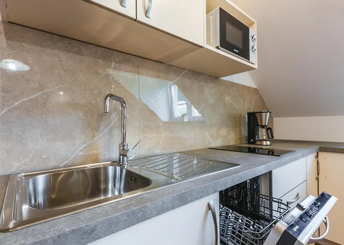 Pogacar Apartment Bled